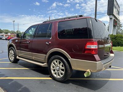 2012 Ford Expedition XLT - Photo 5 - Fairview Heights, IL 62208