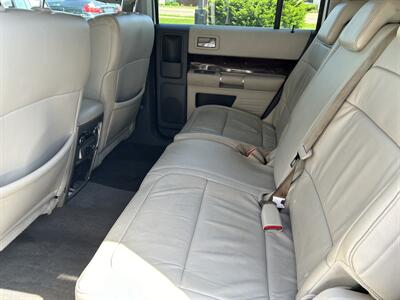 2011 Ford Flex SEL   - Photo 9 - Fairview Heights, IL 62208