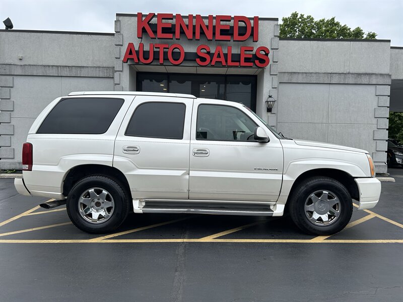 2002 Cadillac Escalade   - Photo 1 - Fairview Heights, IL 62208