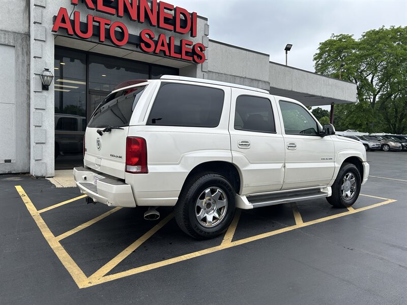 2002 Cadillac Escalade - Photo 4 - Fairview Heights, IL 62208
