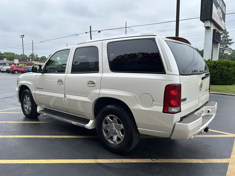 2002 Cadillac Escalade - Photo 5 - Fairview Heights, IL 62208