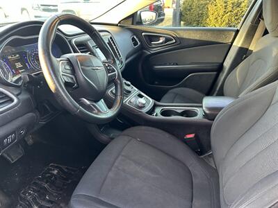 2017 Chrysler 200 LX   - Photo 8 - Fairview Heights, IL 62208