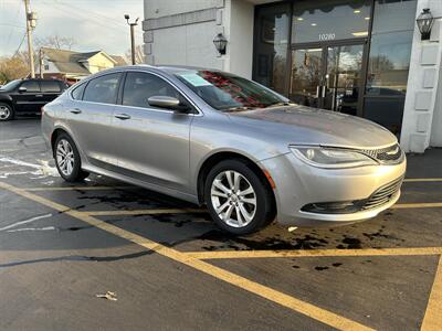 2017 Chrysler 200 LX   - Photo 2 - Fairview Heights, IL 62208