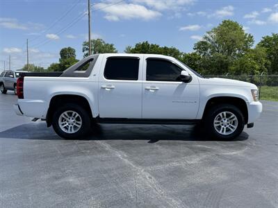 2009 Chevrolet Avalanche LT   - Photo 5 - Cahokia, IL 62206