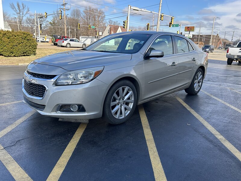 2015 Chevrolet Malibu LT - Photo 3 - Fairview Heights, IL 62208