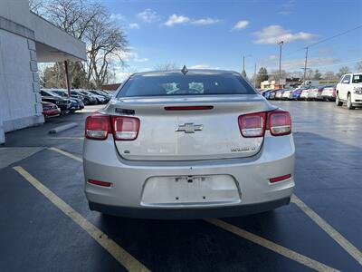 2015 Chevrolet Malibu LT - Photo 7 - Fairview Heights, IL 62208