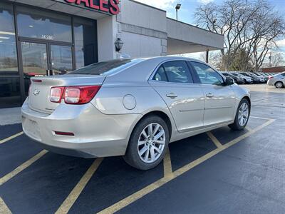 2015 Chevrolet Malibu LT - Photo 4 - Fairview Heights, IL 62208