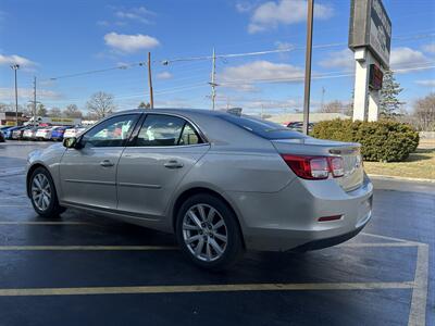 2015 Chevrolet Malibu LT - Photo 5 - Fairview Heights, IL 62208