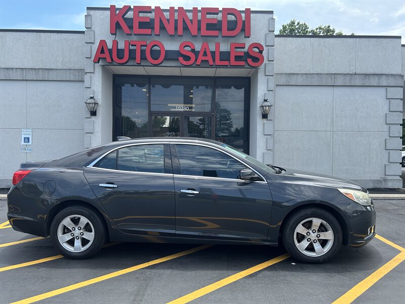 2015 Chevrolet Malibu LTZ - Photo 1 - Fairview Heights, IL 62208
