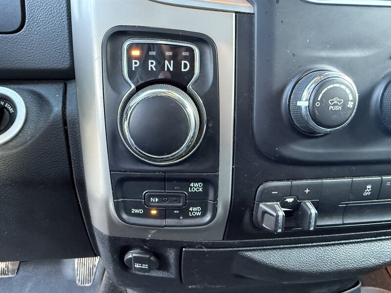 2015 RAM 1500 Big Horn - Photo 14 - Cahokia, IL 62206