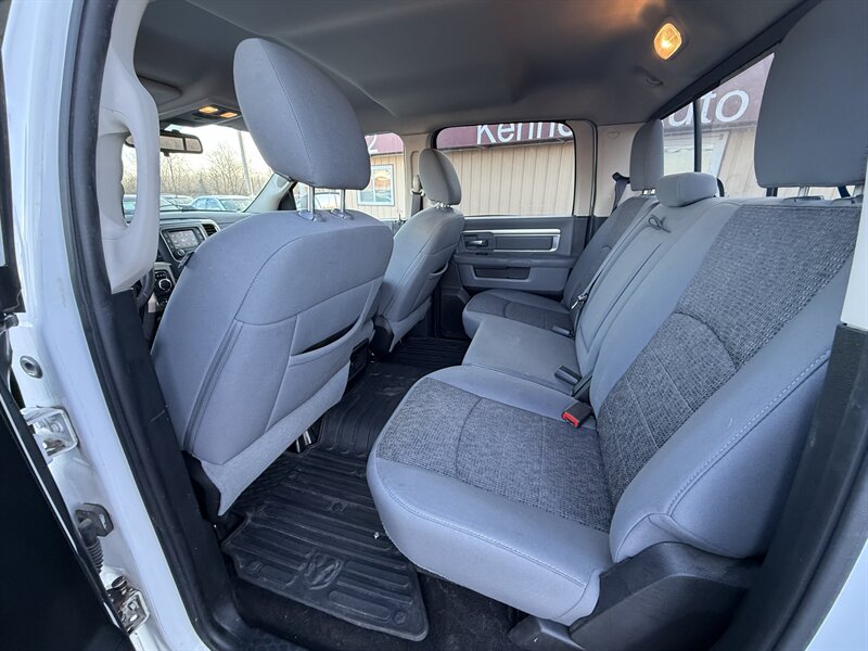 2015 RAM 1500 Big Horn - Photo 10 - Cahokia, IL 62206