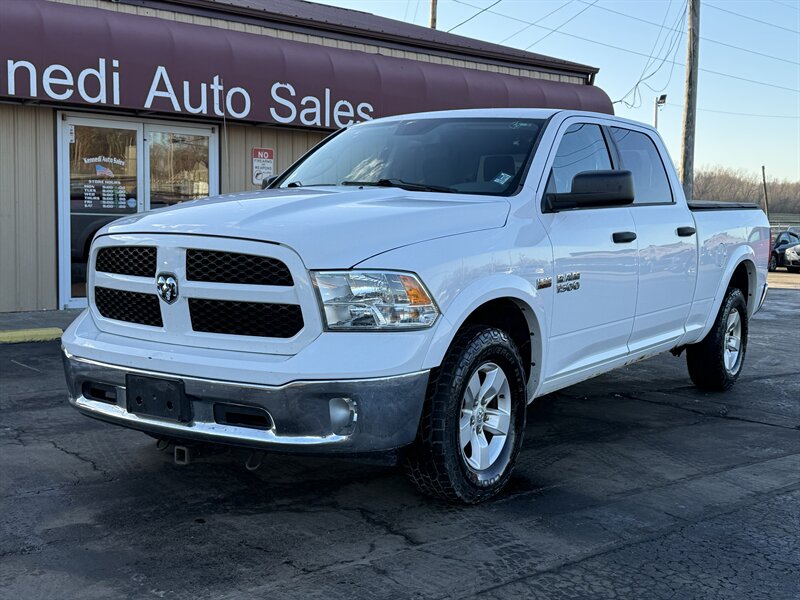 2015 RAM 1500 Big Horn   - Photo 1 - Cahokia, IL 62206