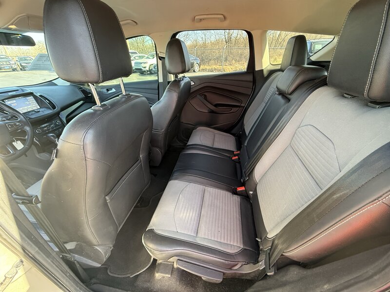 2017 Ford Escape SE - Photo 10 - Cahokia, IL 62206