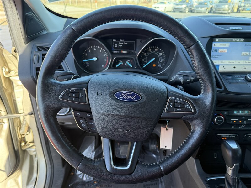 2017 Ford Escape SE - Photo 12 - Cahokia, IL 62206