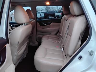 2018 Nissan Rogue S - Photo 11 - Cahokia, IL 62206