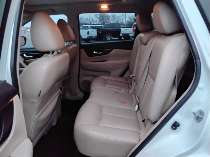 2018 Nissan Rogue S - Photo 11 - Cahokia, IL 62206