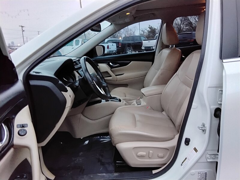 2018 Nissan Rogue S - Photo 9 - Cahokia, IL 62206