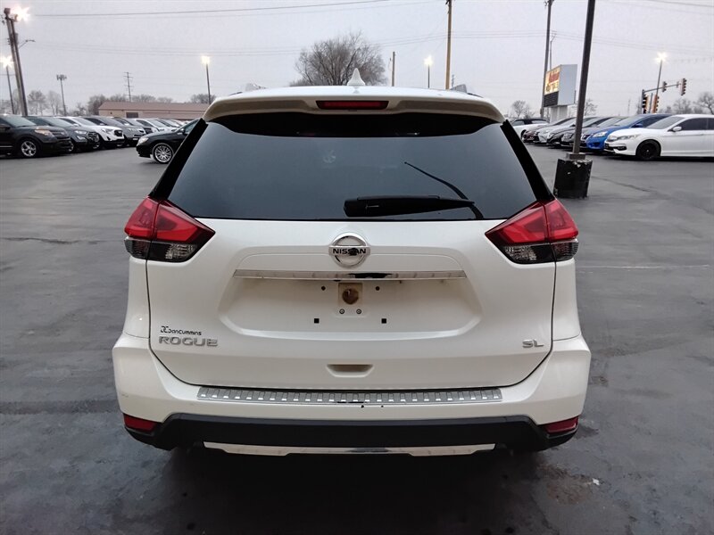 2018 Nissan Rogue S - Photo 6 - Cahokia, IL 62206