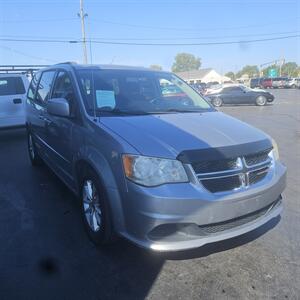 2014 Dodge Grand Caravan SXT   - Photo 2 - Belleville, IL 62223