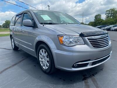 2013 Chrysler Town & Country Touring   - Photo 3 - Cahokia, IL 62206