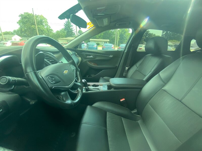 2014 Chevrolet Impala LT - Photo 5 - Belleville, IL 62226