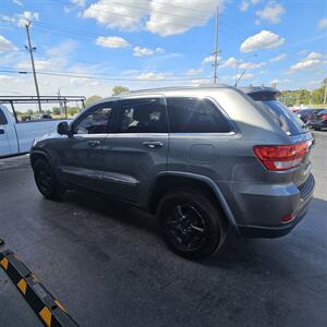 2013 Jeep Grand Cherokee Laredo   - Photo 2 - Belleville, IL 62223