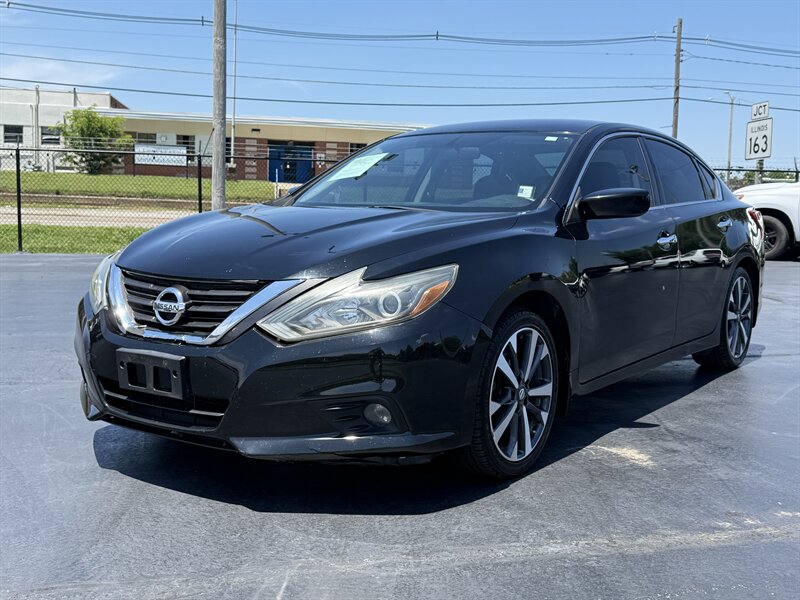 2016 Nissan Altima 2.5   - Photo 1 - Cahokia, IL 62206