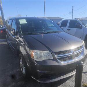 2014 Dodge Grand Caravan SXT   - Photo 2 - Belleville, IL 62223