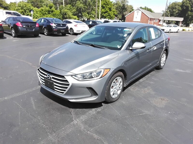 2017 Hyundai ELANTRA SE   - Photo 1 - Cahokia, IL 62206