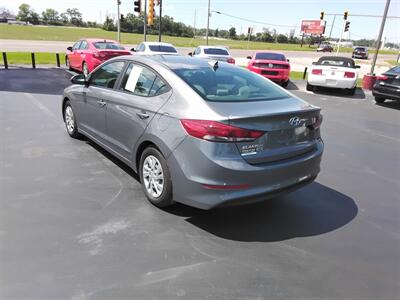 2017 Hyundai ELANTRA SE   - Photo 4 - Cahokia, IL 62206
