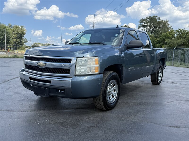 2011 Chevrolet Silverado 1500 LS   - Photo 1 - Cahokia, IL 62206