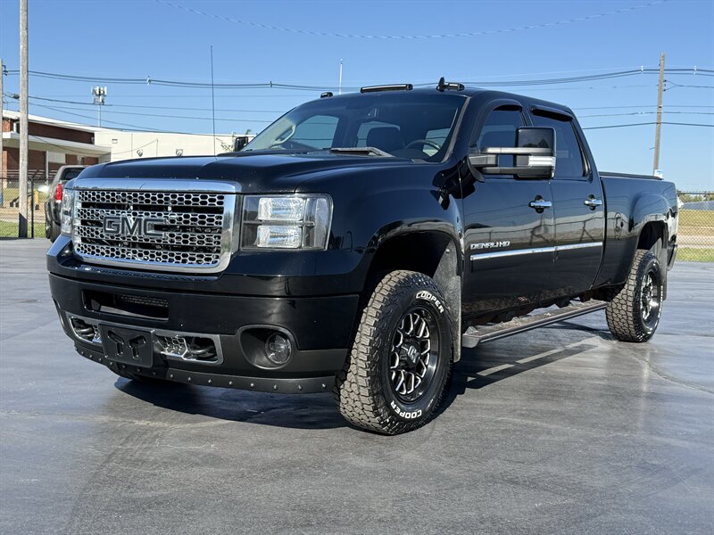 2011 GMC Sierra 2500 Denali   - Photo 1 - Cahokia, IL 62206