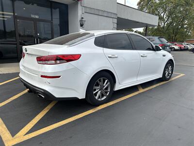 2019 Kia Optima LX   - Photo 4 - Fairview Heights, IL 62208
