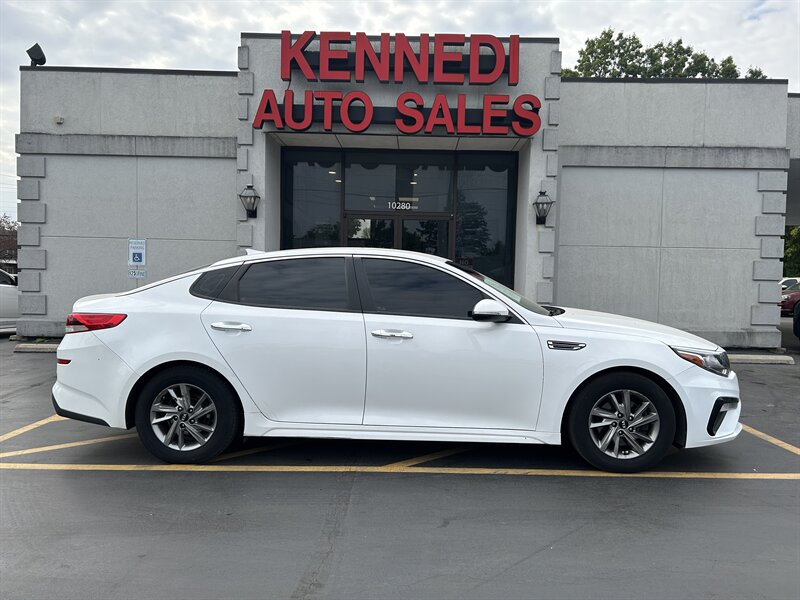 2019 Kia Optima LX   - Photo 1 - Fairview Heights, IL 62208