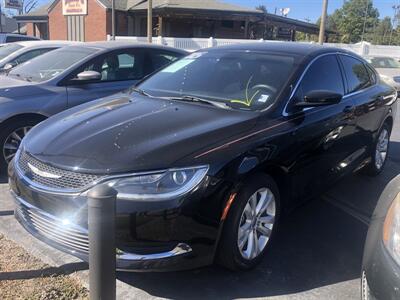 2016 Chrysler 200 Limited   - Photo 2 - Belleville, IL 62226