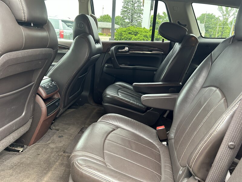 2013 Buick Enclave Leather - Photo 9 - Fairview Heights, IL 62208