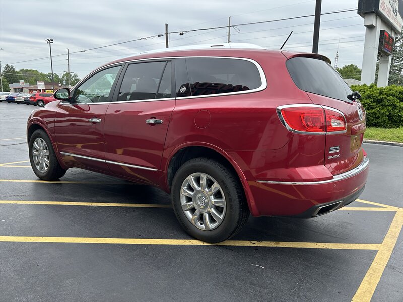 2013 Buick Enclave Leather - Photo 5 - Fairview Heights, IL 62208