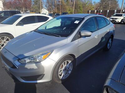 2018 Ford Focus SE   - Photo 2 - Belleville, IL 62226