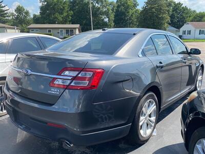 2015 Ford Taurus SEL   - Photo 8 - Belleville, IL 62226