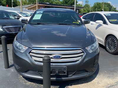 2015 Ford Taurus SEL   - Photo 1 - Belleville, IL 62226