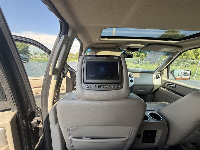 2008 Ford Expedition EL Limited - Photo 11 - Cahokia, IL 62206