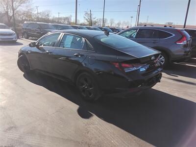 2022 Hyundai Elantra SEL   - Photo 2 - Cahokia, IL 62206