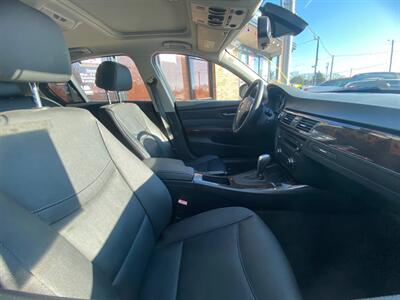 2011 BMW 328i   - Photo 4 - Belleville, IL 62226