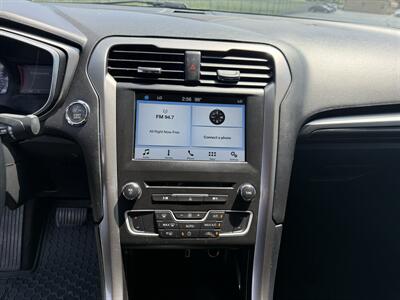 2017 Ford Fusion SE   - Photo 12 - Cahokia, IL 62206