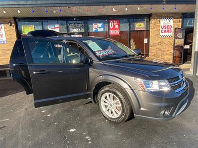 2018 Dodge Journey SXT   - Photo 3 - Belleville, IL 62226