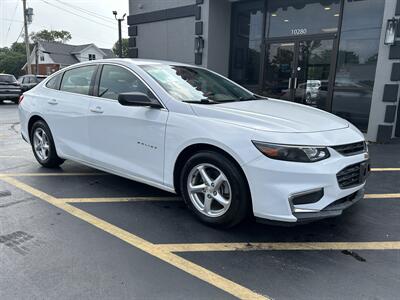 2017 Chevrolet Malibu LS - Photo 2 - Fairview Heights, IL 62208