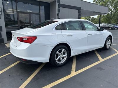 2017 Chevrolet Malibu LS - Photo 4 - Fairview Heights, IL 62208