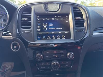 2020 Chrysler 300 Series S   - Photo 19 - Millstadt, IL 62260