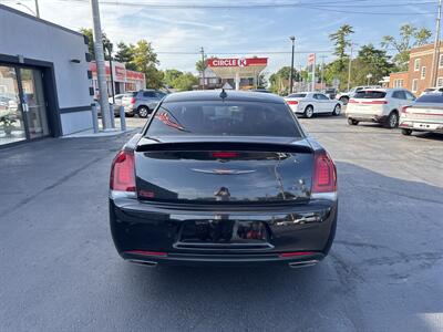 2020 Chrysler 300 Series S   - Photo 6 - Millstadt, IL 62260