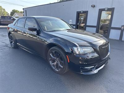 2020 Chrysler 300 Series S   - Photo 2 - Millstadt, IL 62260